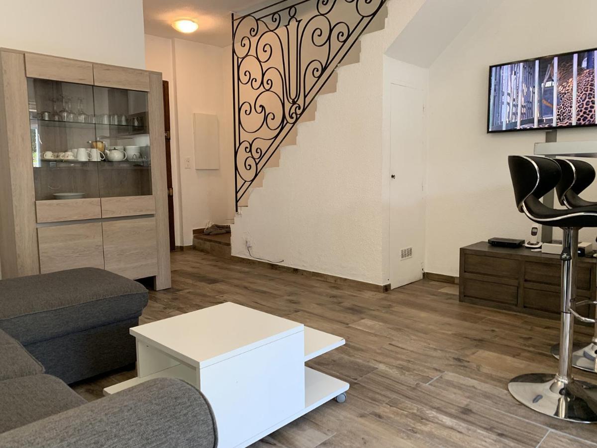 Apartement Maenat Borgo  Buitenkant foto