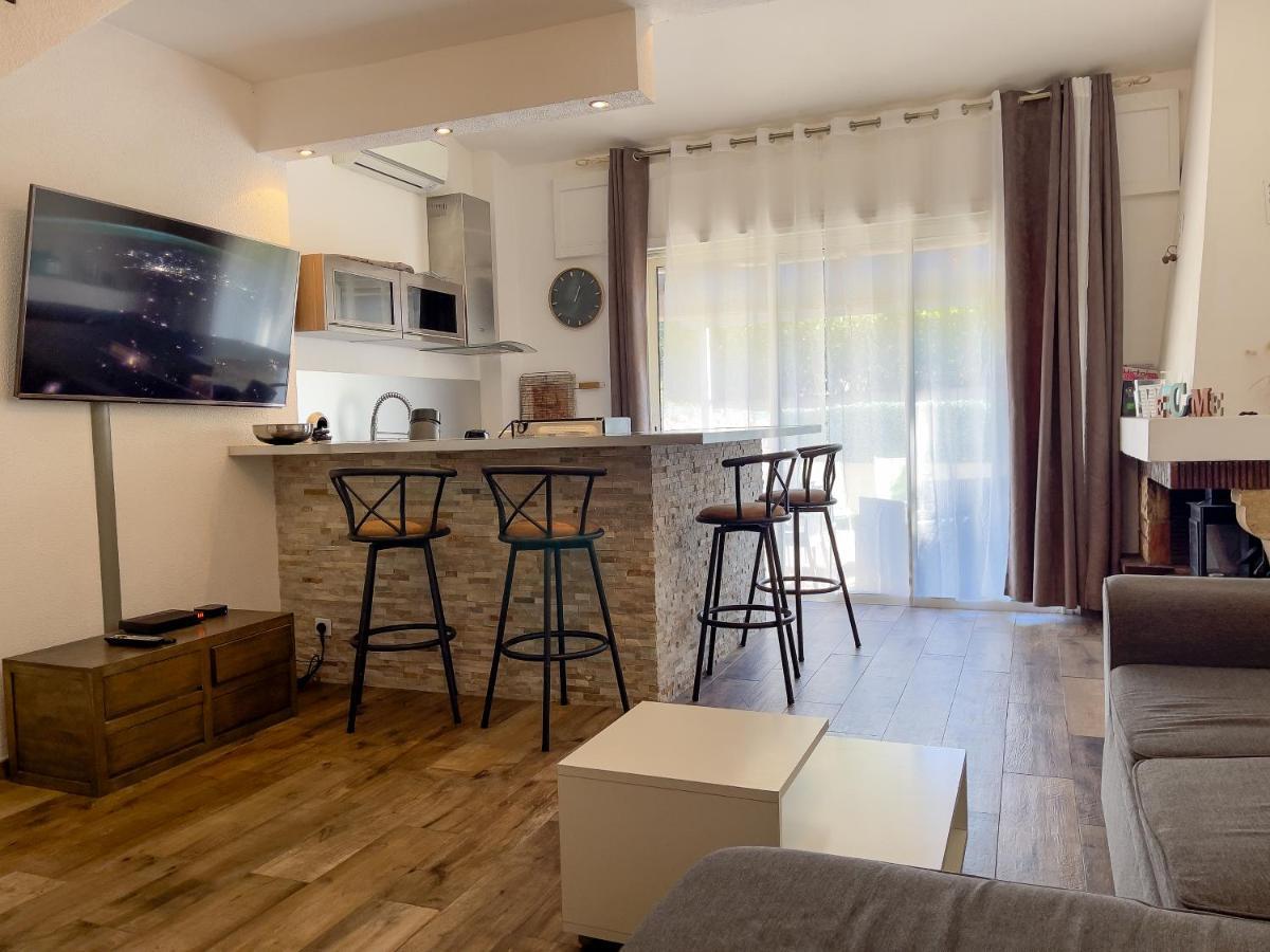 Apartement Maenat Borgo  Buitenkant foto