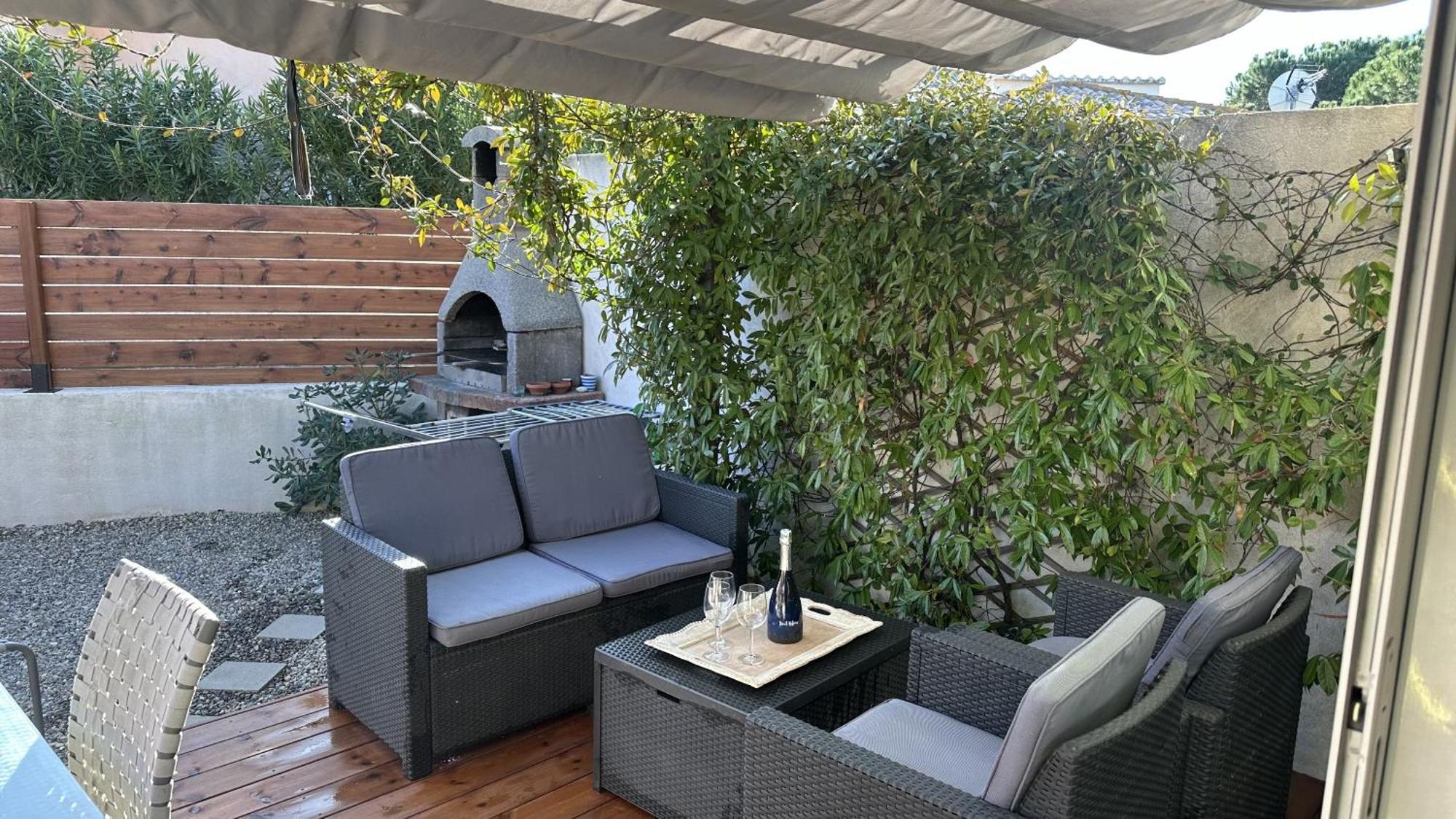 Apartement Maenat Borgo  Buitenkant foto