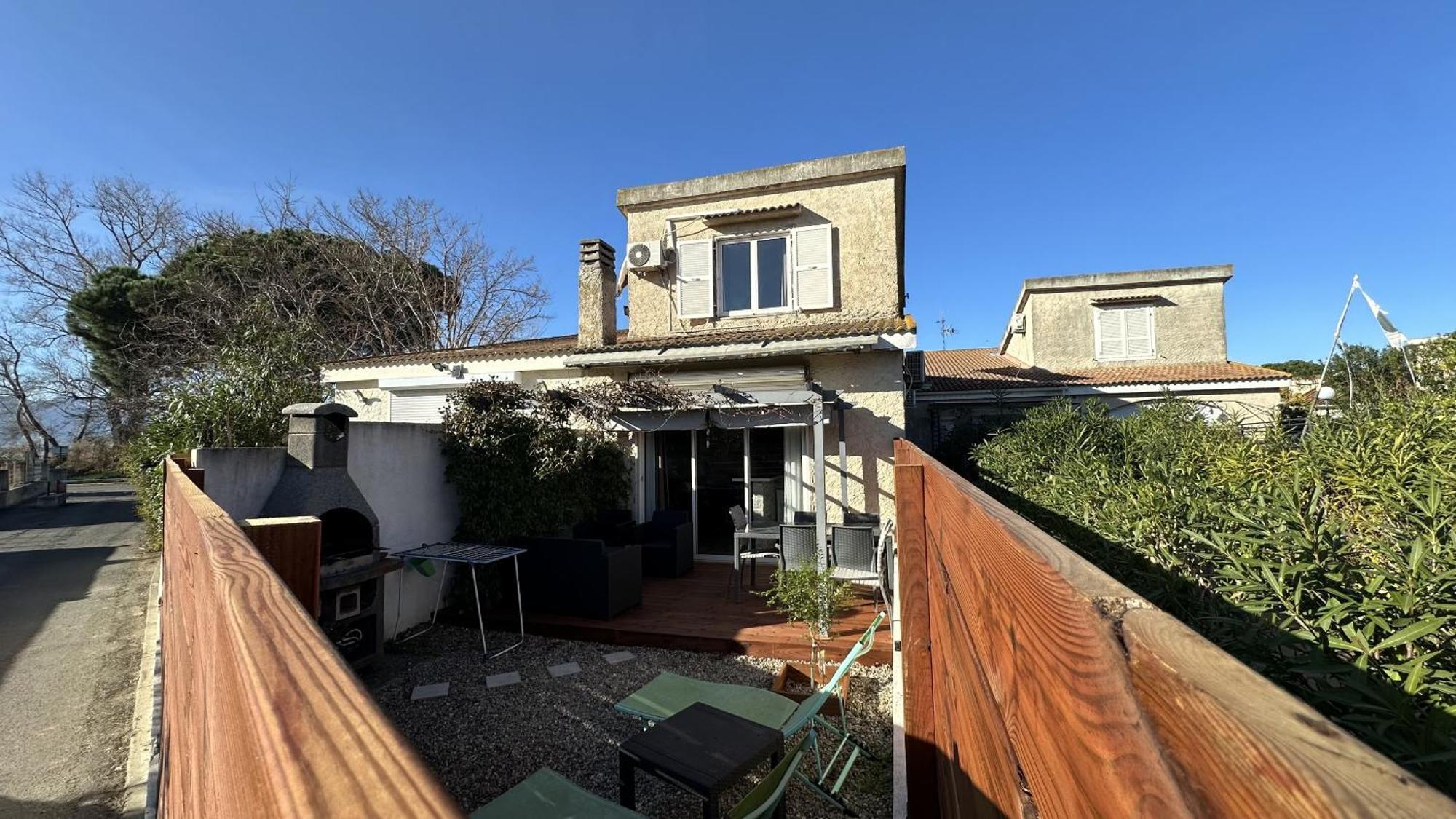 Apartement Maenat Borgo  Buitenkant foto