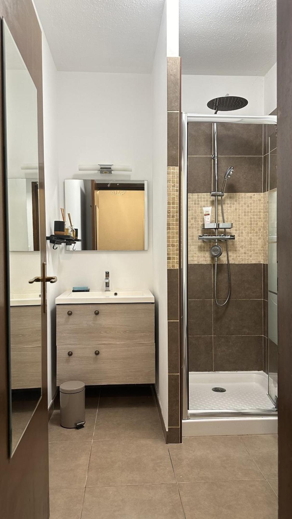 Apartement Maenat Borgo  Buitenkant foto